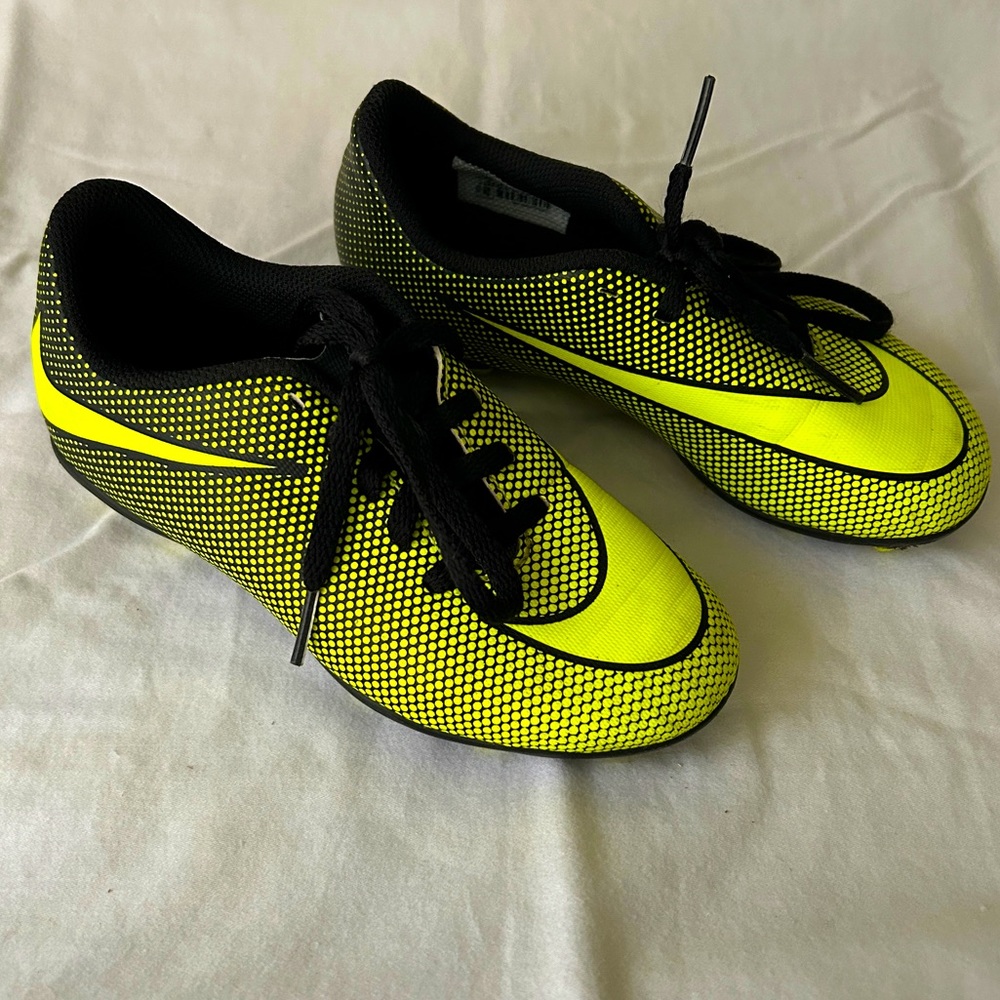 Nike Jr. Bravada II FG Boys Soccer Cleats
